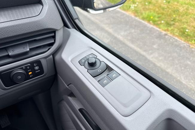 VOLKSWAGEN e-Transporter Photo 37