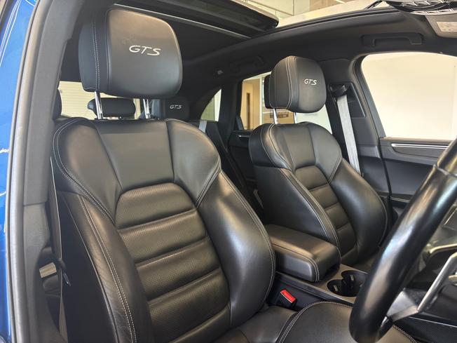 PORSCHE Macan Photo 14