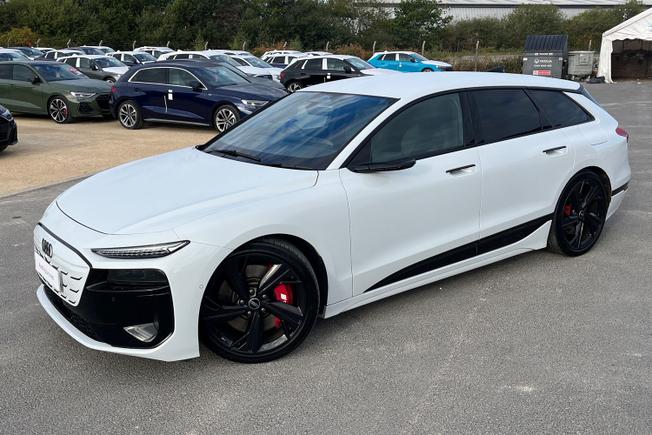 AUDI S6 E-Tron Avant Photo 26