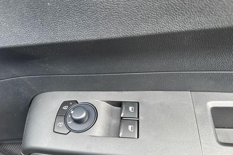 Ford E-TRANSIT COURIER Photo autoimg-0cc60e655b021e5281286497be12fe6f666efe78.jpg