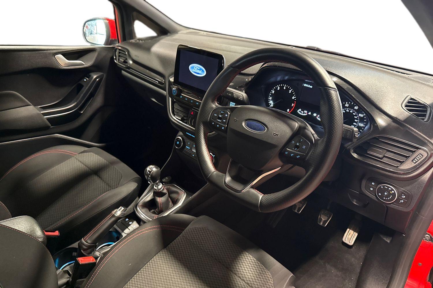 Ford FIESTA Photo 8