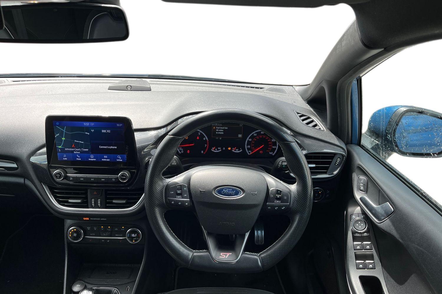 Ford FIESTA Photo 10