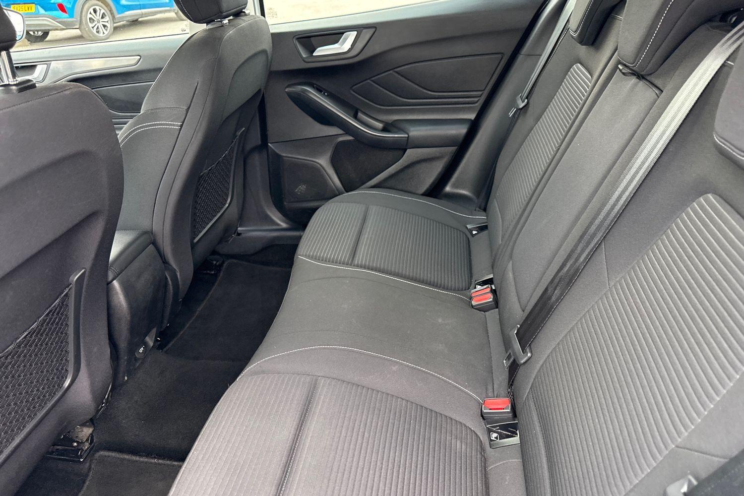 Ford FOCUS Photo 19