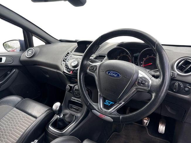 FORD Fiesta Photo 10
