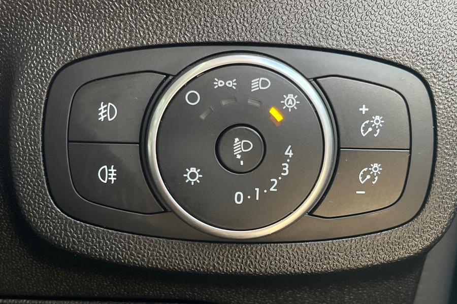 Ford FIESTA Photo autoimg-0cdb7c6fba561e75010856e3d2df0995c4d13670.jpg