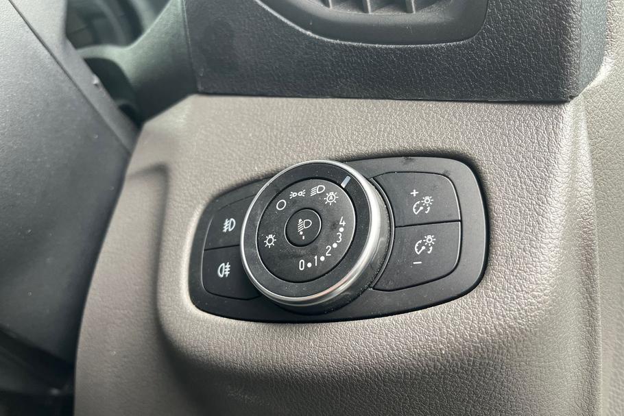Used FORD TRANSIT CONNECT WN69DPZ 32