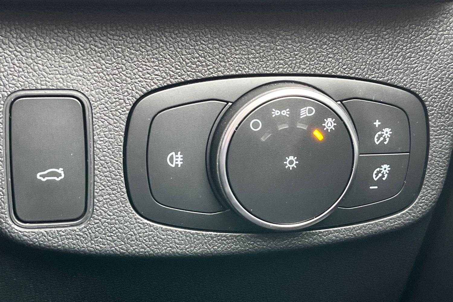 Ford FOCUS Photo 32