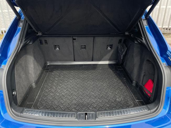 PORSCHE Macan Photo 12
