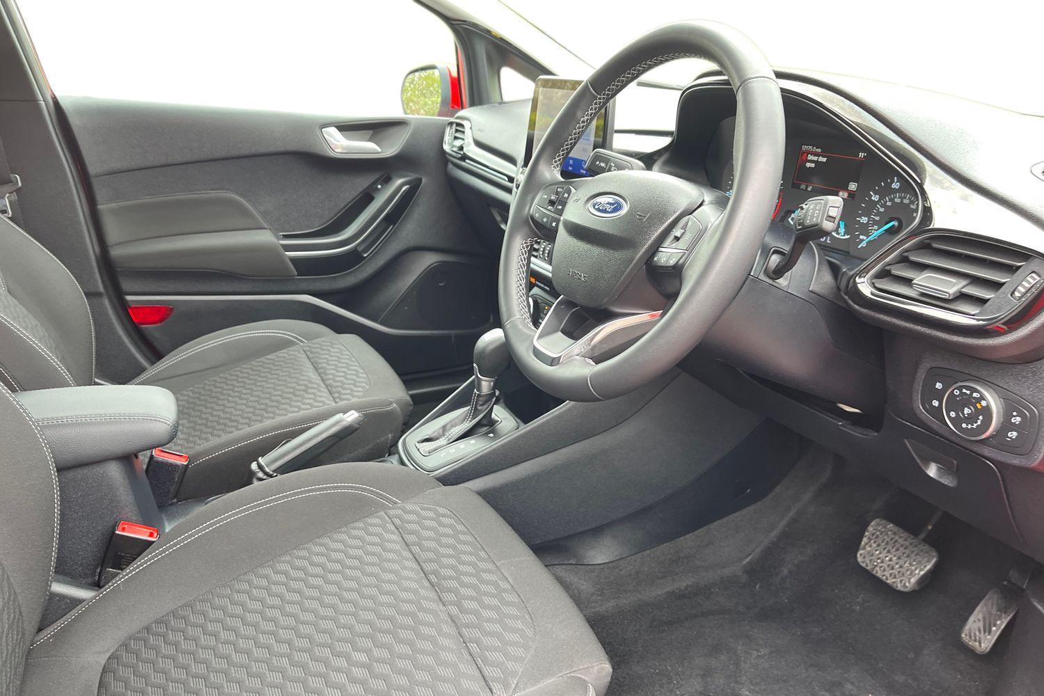 Ford FIESTA Photo 8