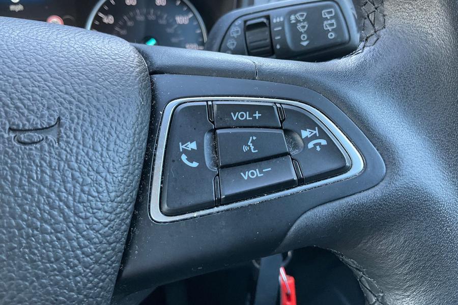 Ford ECOSPORT Photo autoimg-0cf41b496d8e034dbd312d620ce018c965be3f28.jpg