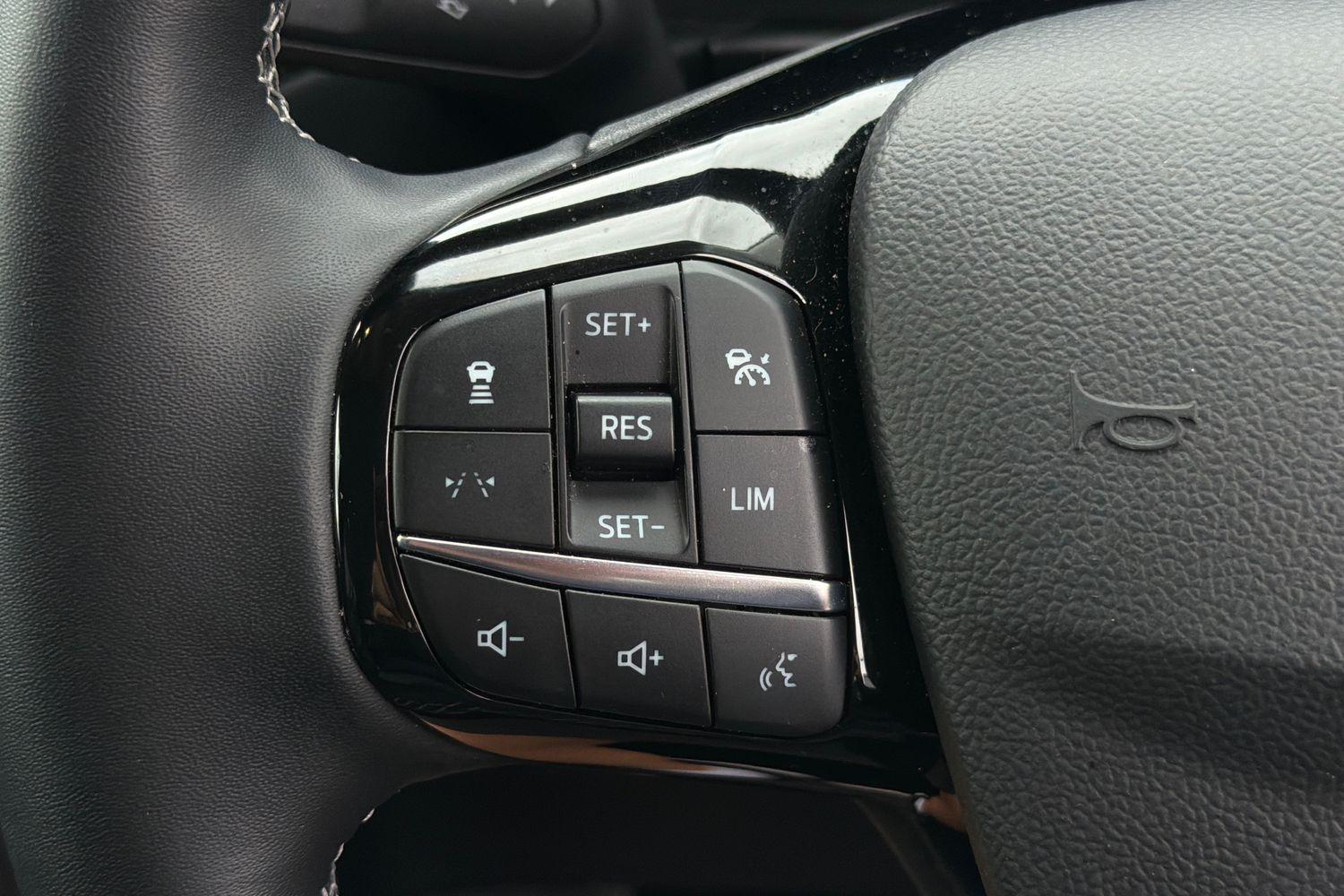 Ford KUGA Photo 35