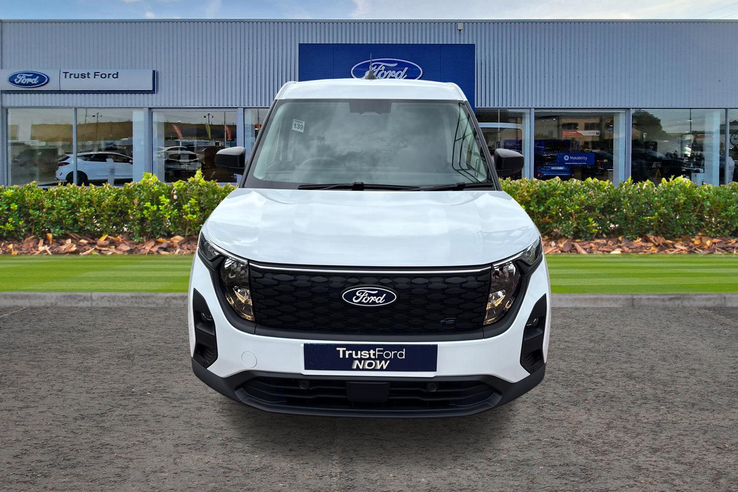 Ford E-TRANSIT COURIER Photo 11