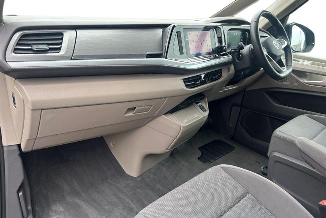 VOLKSWAGEN Multivan Photo 2