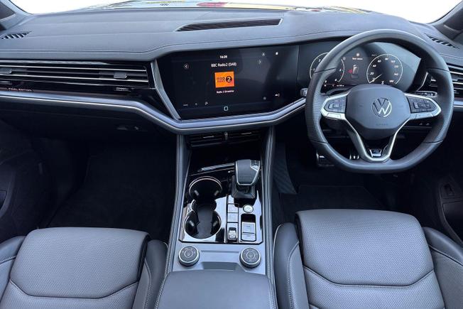 VOLKSWAGEN Touareg Photo 10