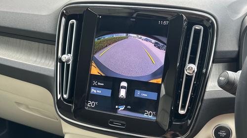 Volvo XC40 Photo autoimg-0cfcac21a9fff464e53eb3fde6d274f583a019a8.jpg