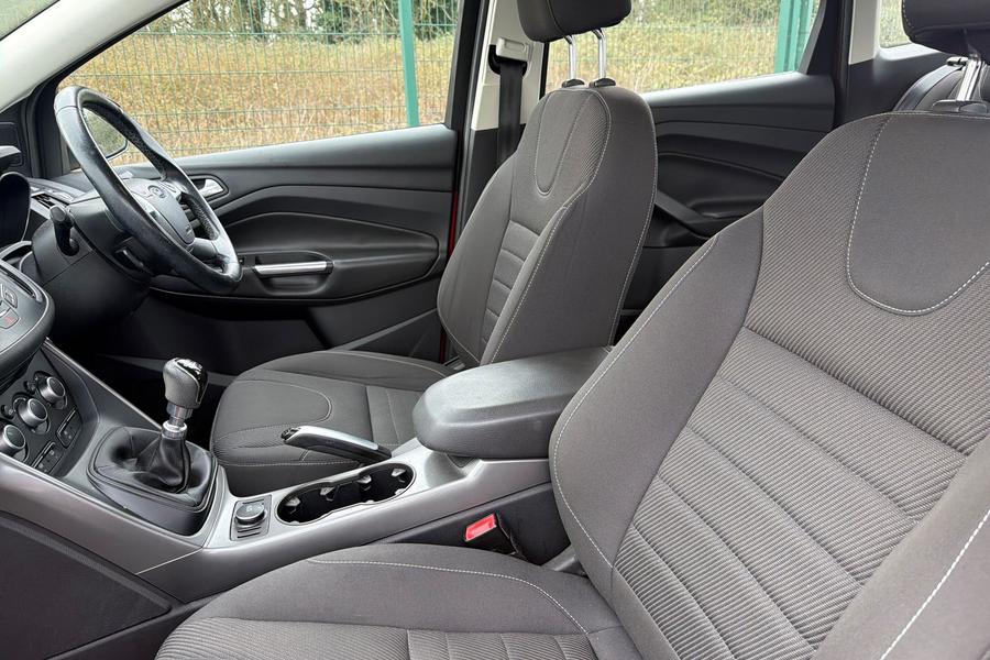 Ford KUGA Photo autoimg-0cfd3b323e9077fa5856dd7e116a21c2d5e937f9.jpg