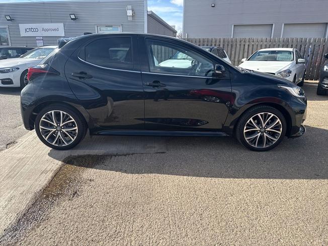 TOYOTA Yaris Photo 28