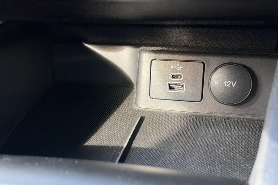 Ford FOCUS Photo autoimg-0d0085369b2d785922a3efadf7a4470d365dabf8.jpg