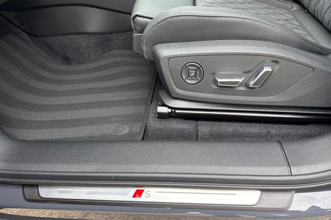 AUDI Q6 E-Tron Photo 52