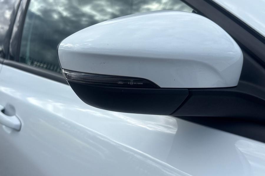 Ford Focus Photo autoimg-0d0872721f39a2af6ea2915940a4e1e74d1f12fc.jpg