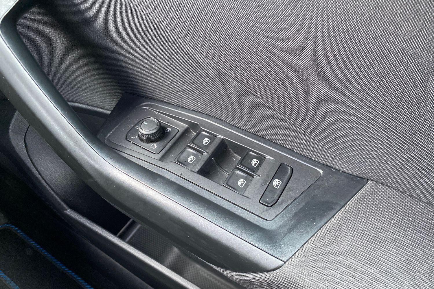 Volkswagen T-ROC Photo 15