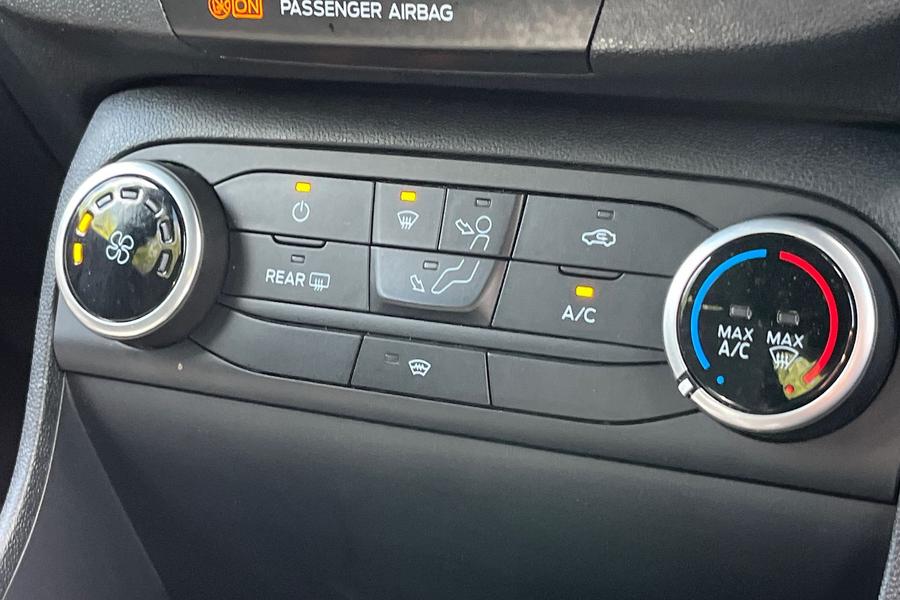 Ford FIESTA Photo autoimg-0d0abe4c0a7c7872b2bd2d99e1d52a79a593171b.jpg