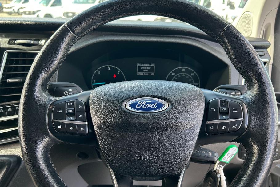 Used Ford TOURNEO CUSTOM SF20OPZ 35