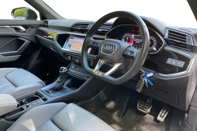 AUDI Q3 Photo 6