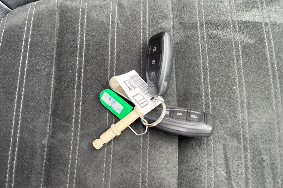 Ford Kuga Photo autoimg-0d1505eb6776408a9d3561481d0cac423b927380.jpg