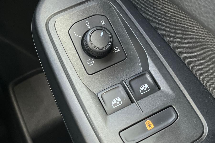 Ford TOURNEO CONNECT Photo autoimg-0d1753fbde4d4b727069e3e9a8ec856b553f125b.jpg