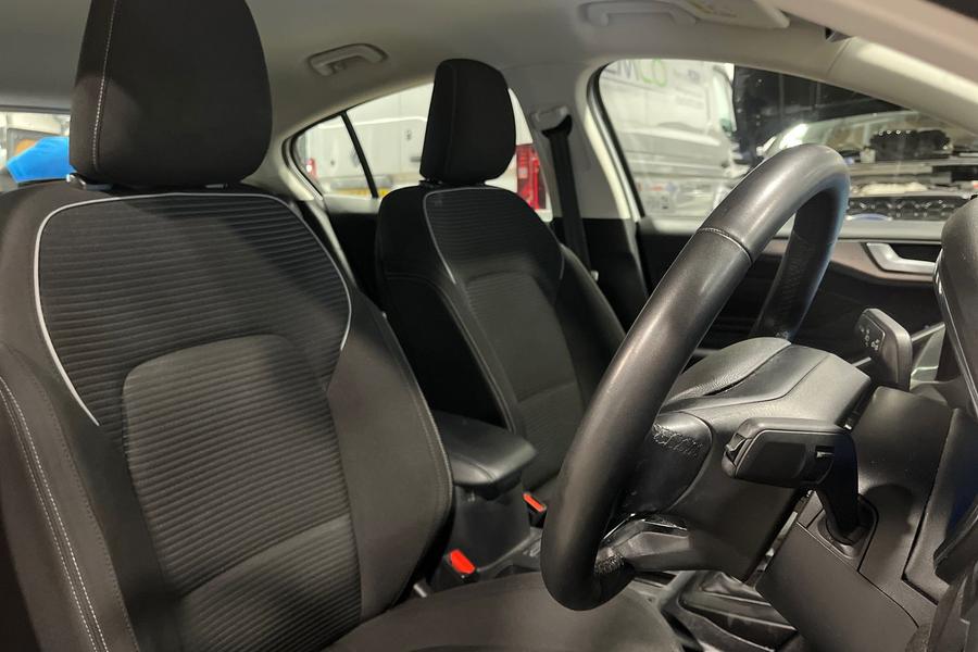 Ford FOCUS Photo autoimg-0d19cd8060906fc8bdfe82dd970374806bc59234.jpg