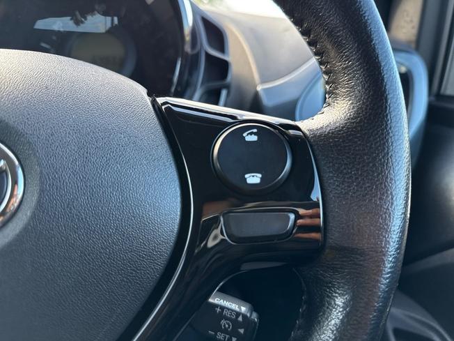 TOYOTA Aygo Photo 17