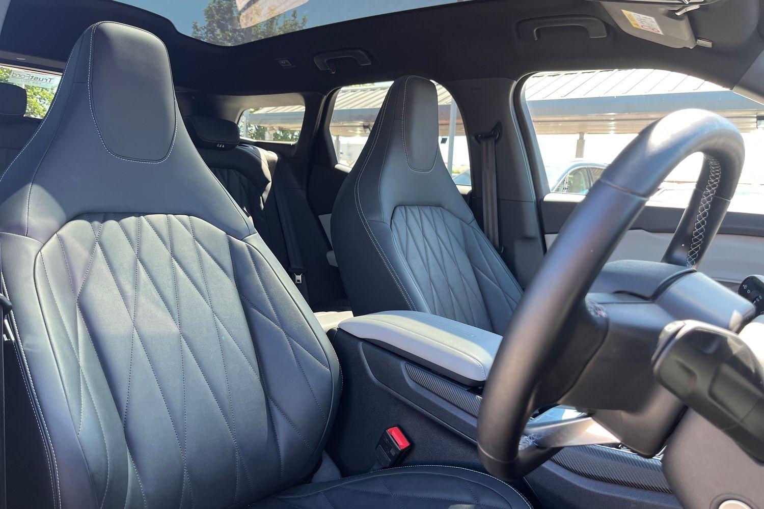 Ford Explorer Photo 16