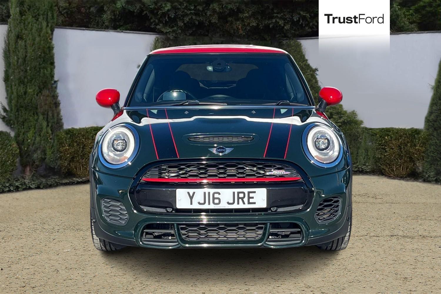 MINI HATCHBACK Photo 5