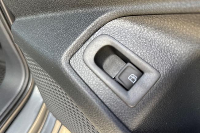 VOLKSWAGEN Caddy Photo 36
