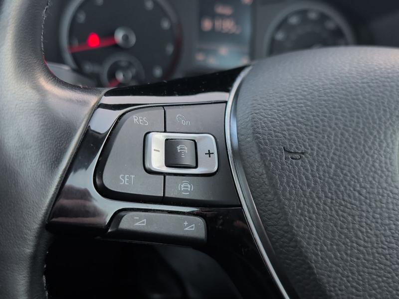 Used Volkswagen T-Roc NU69UJR 39