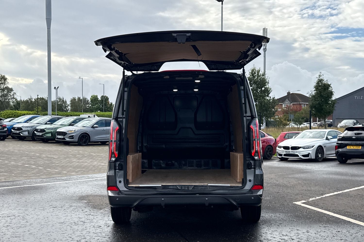 Ford E-Transit Custom Photo 5