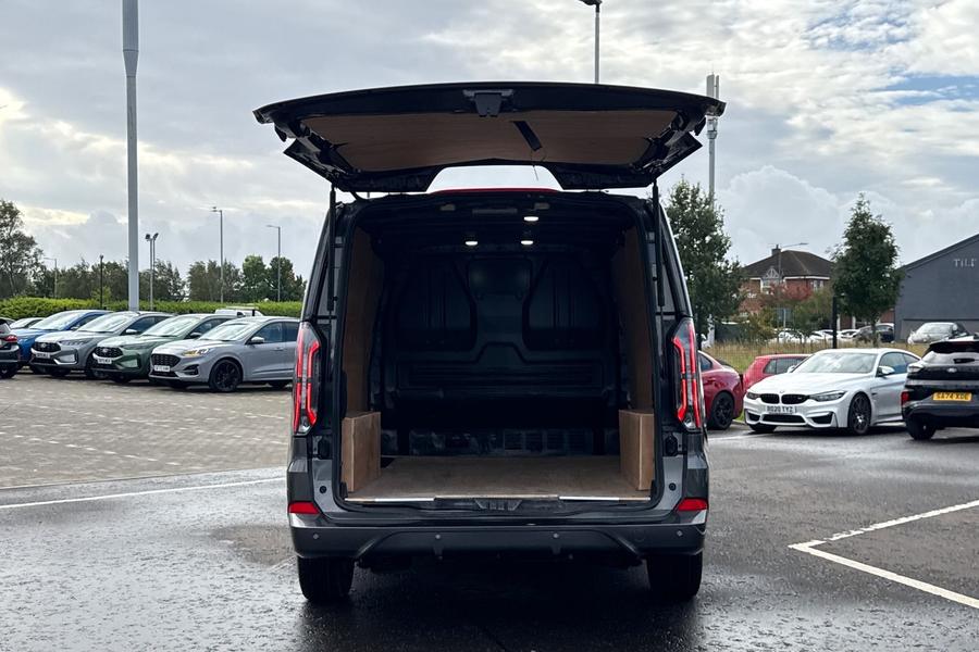 Ford E-Transit Custom Photo autoimg-0d28afeadb32a79dcd293e1d80099d4a8b98c2c9.jpg