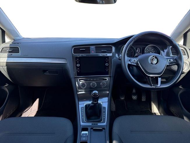 VOLKSWAGEN Golf Photo 10