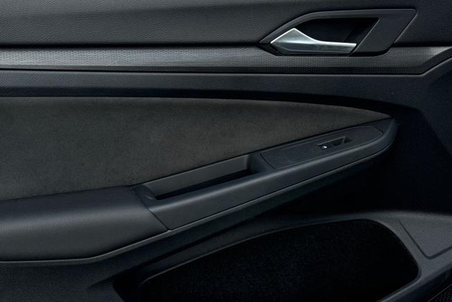 VOLKSWAGEN Golf Photo 44