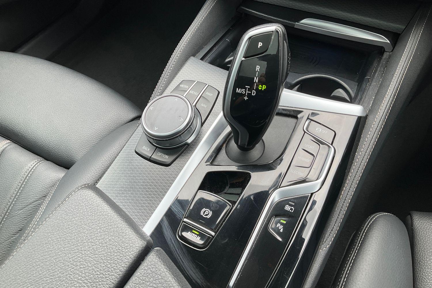 BMW 5 SERIES Photo 28