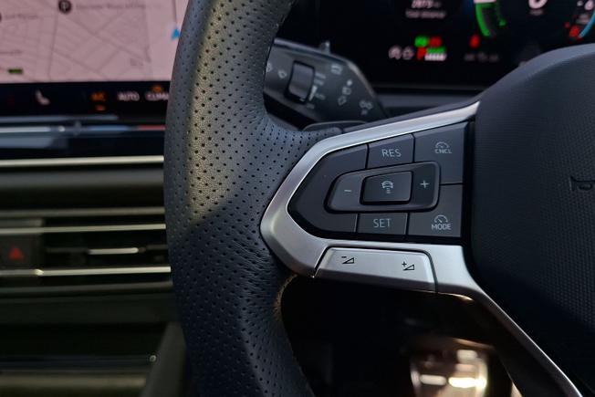 VOLKSWAGEN Tiguan Photo 16