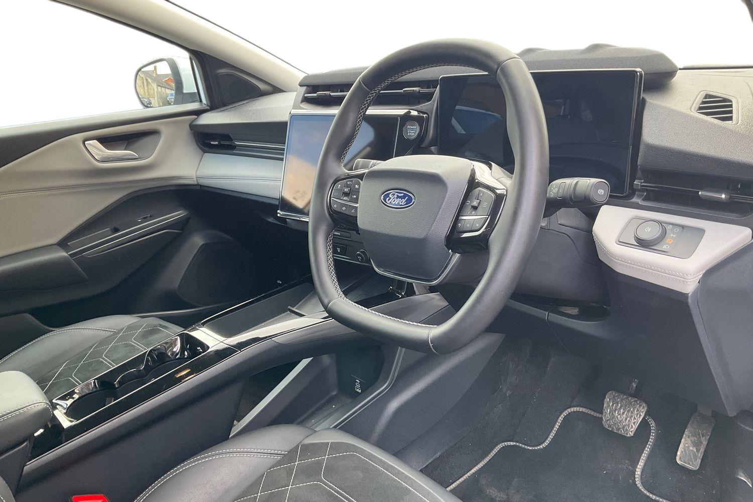 Ford Puma Gen-E Photo 8