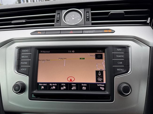 VOLKSWAGEN Passat Photo 14