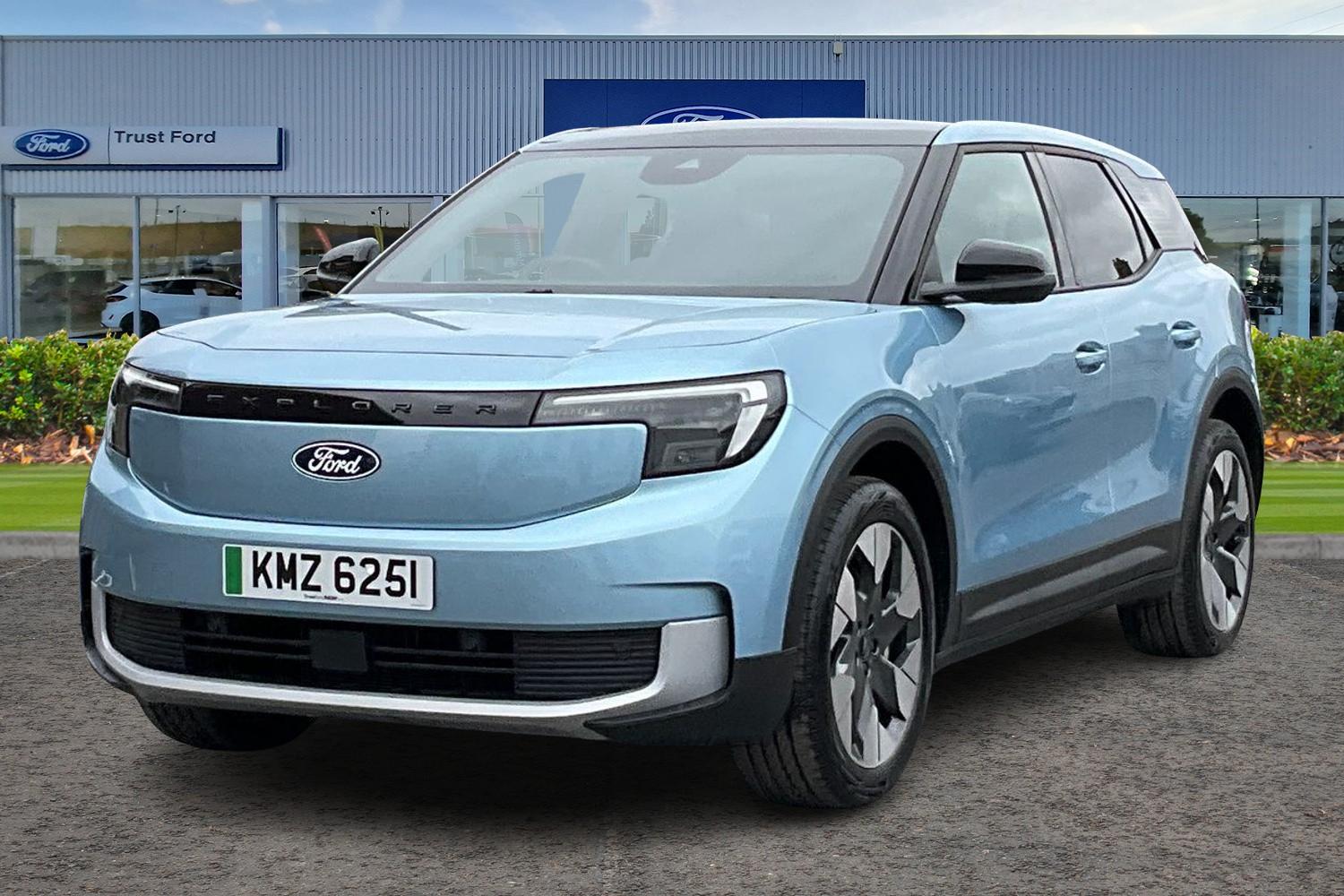 Ford Explorer Photo 4