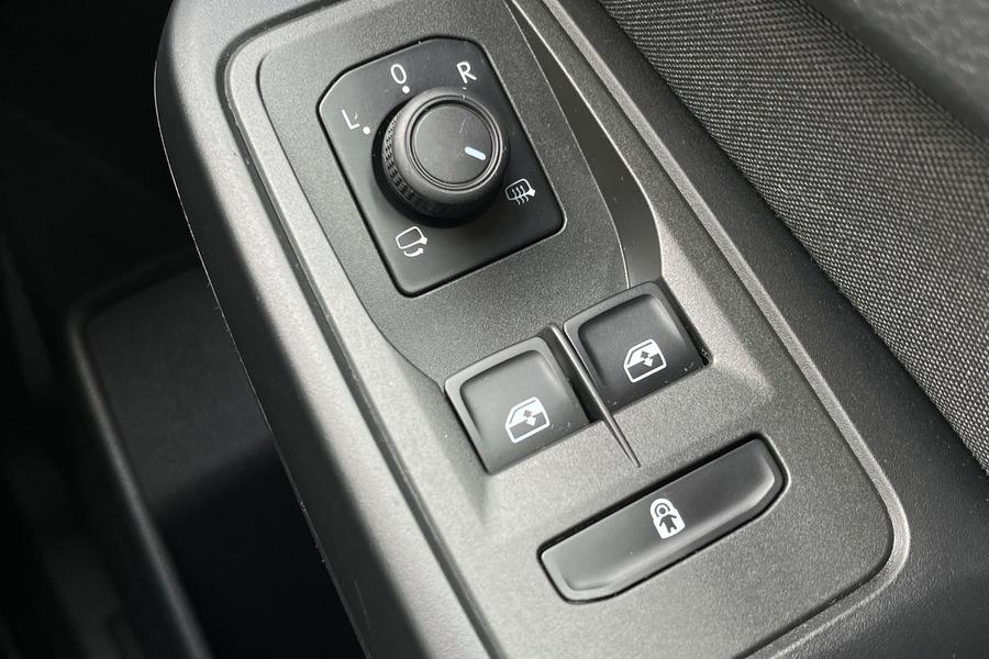 Ford TOURNEO CONNECT Photo autoimg-0d377f5aec6e90833ab1d54aeb9a174999417413.jpg