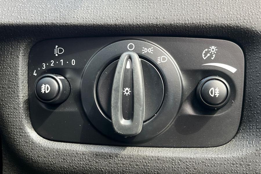 Ford FIESTA Photo autoimg-0d38a9f7078a1194b77c9753a533b6a17889cb6b.jpg