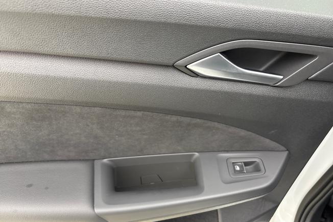 VOLKSWAGEN Golf Photo 23
