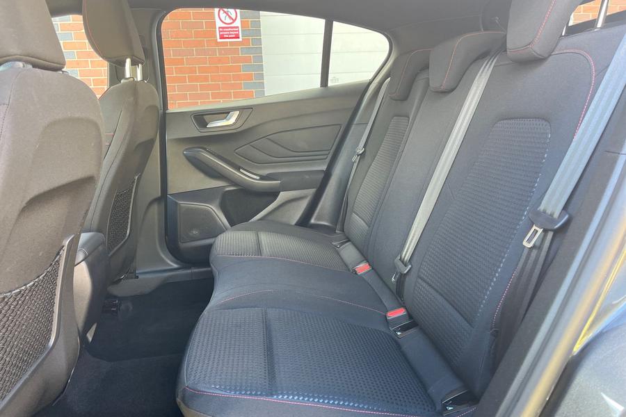 Ford FOCUS Photo autoimg-0d40a747f0939ba3bda0bbb426078b32f31d2ebf.jpg