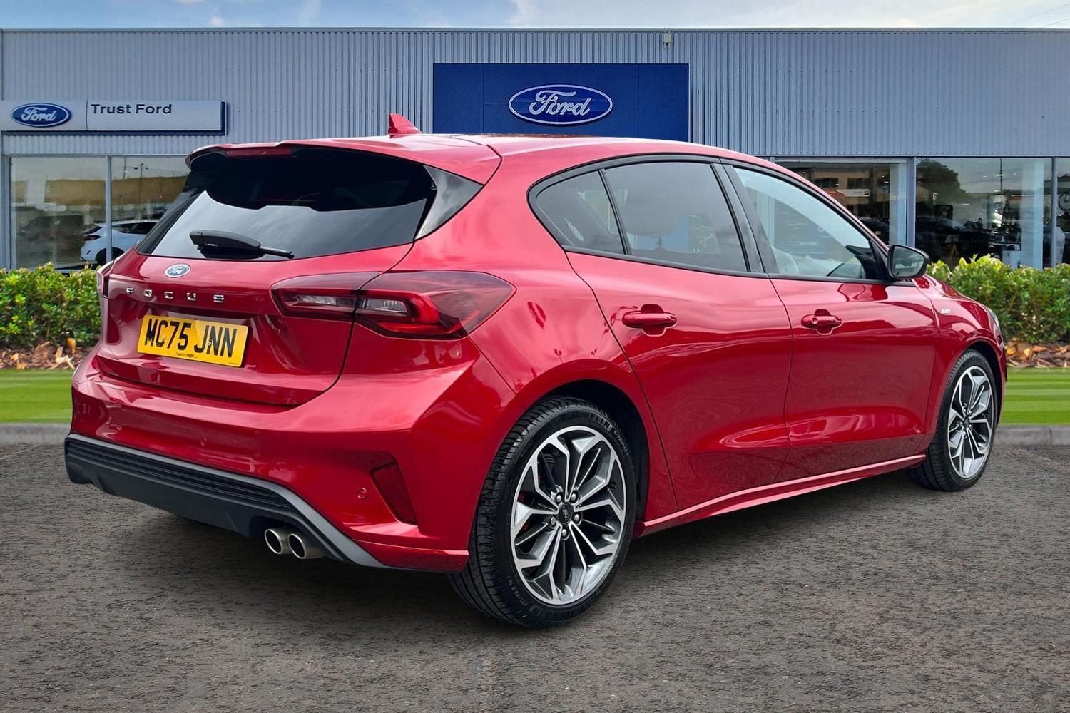 Ford FOCUS Photo 3